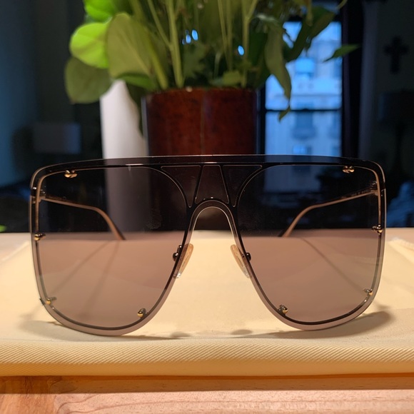 ALEXANDER MCQUEEN SKULL MASK SUNGLASSES SOLD-OUT!!! - Picture 2 of 3